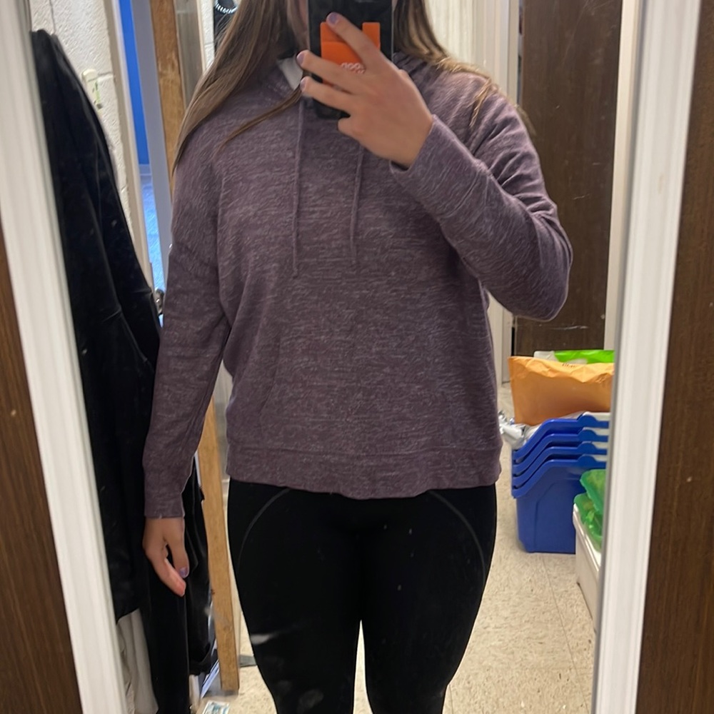 American Eagle. Size M (medium). Light and flowy hooded pullover